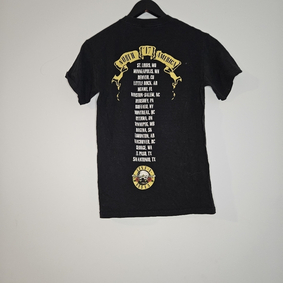 Guns n' Rose's women's concert tee 2017 not in this lifetime tour - Picture 2 of 9